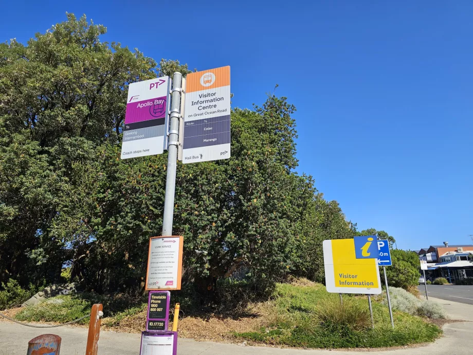 Στάση λεωφορείου στο Apollo Bay