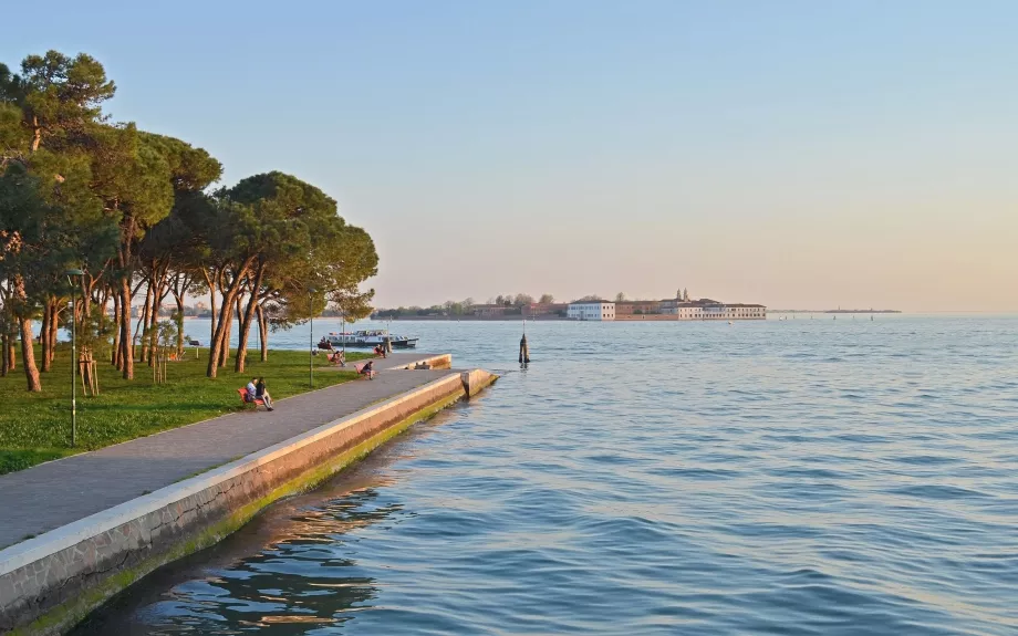 Μπιενάλε Giardini