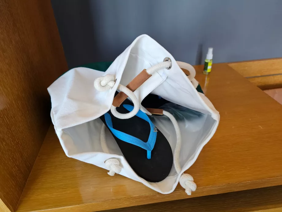 Σαγιονάρες για την παραλία