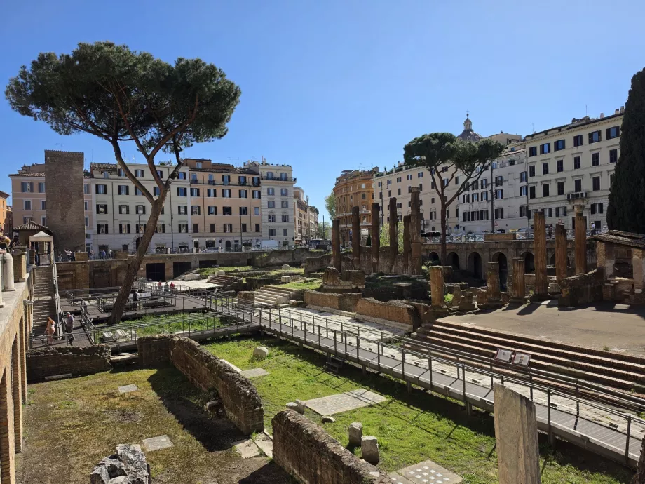 Ελεύθερη άποψη της Largo di Torre Argentina
