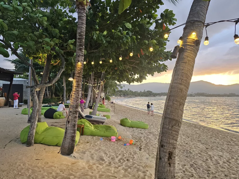 Παραλία του ξενοδοχείου το βράδυ