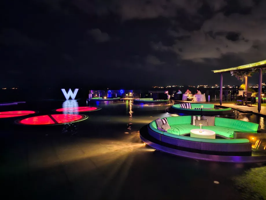 WooBar μετά το σκοτάδι