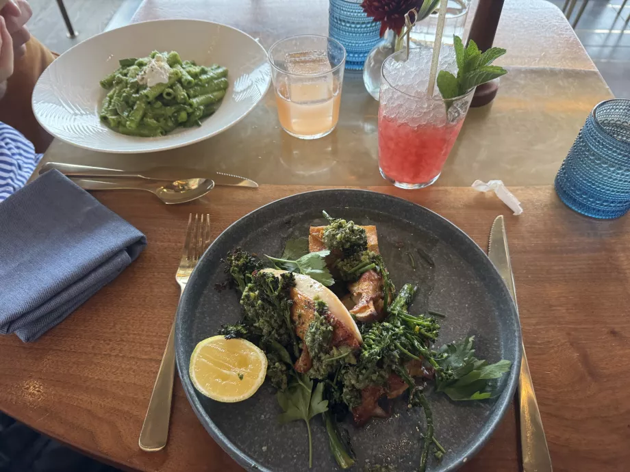 Φαγητό στο Peak Restaurant