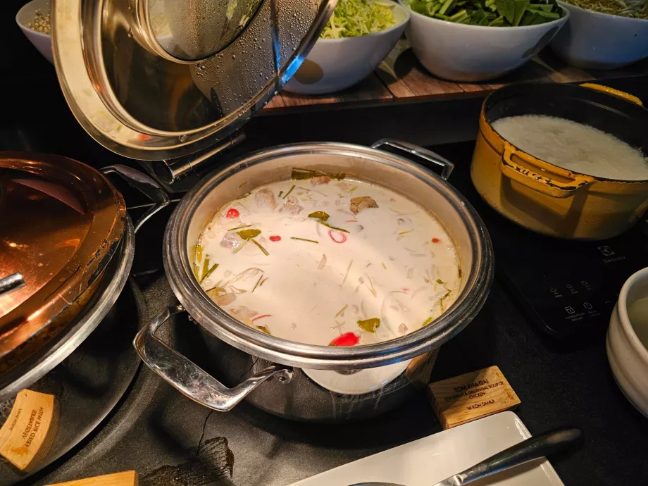 Tom Kha Gai σούπα - πρωινό