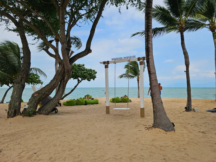 Κούνια στην παραλία του ξενοδοχείου