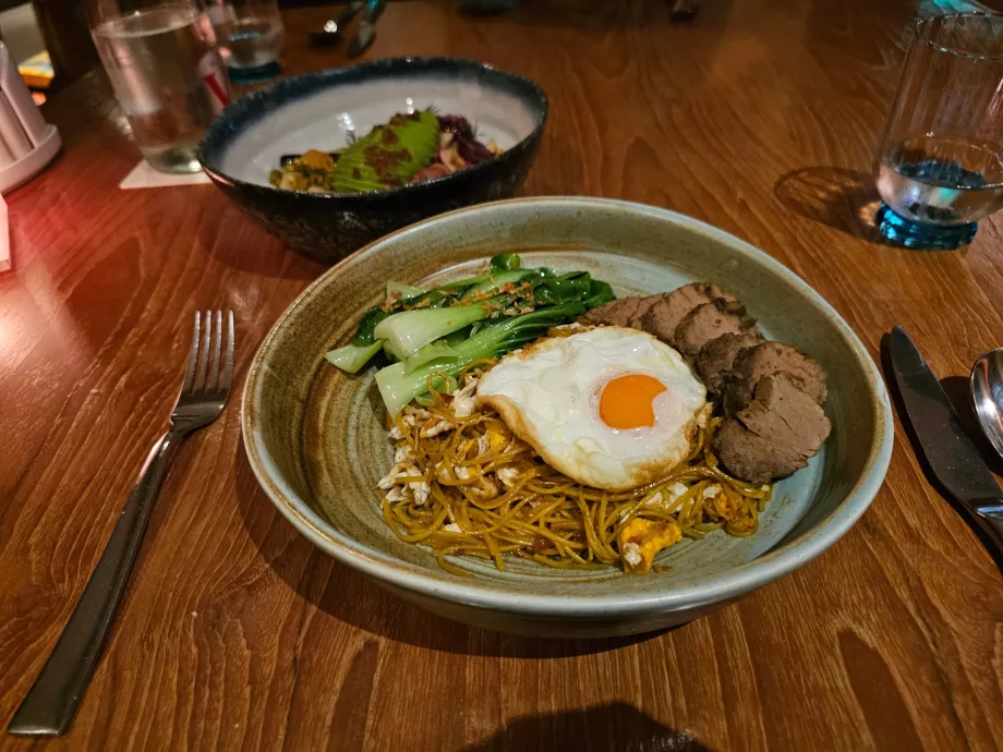 Δείπνο στο εστιατόριο του ξενοδοχείου