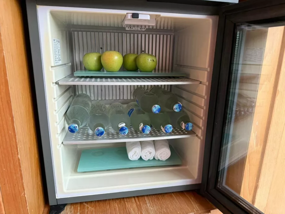 Δωρεάν νερό, πετσέτες και μήλα στο γυμναστήριο