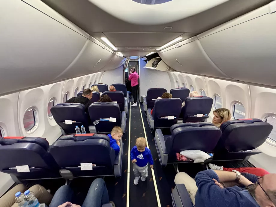Καμπίνα business class Smartwings B738