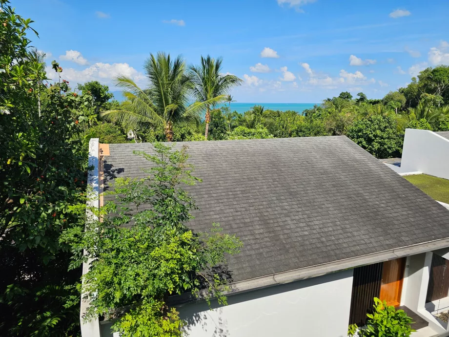 Θέα στη θάλασσα από το δωμάτιο