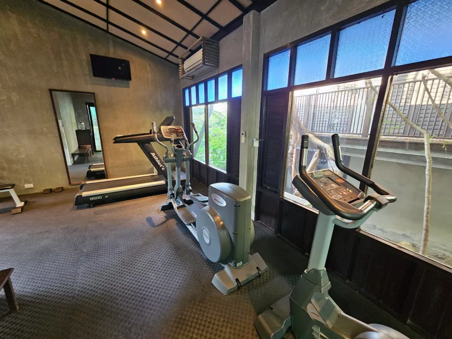 Γυμναστήριο με παλιό εξοπλισμό