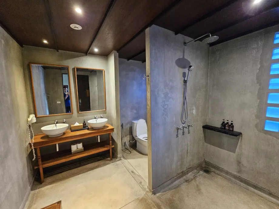 Μπάνιο στο γυμναστήριο