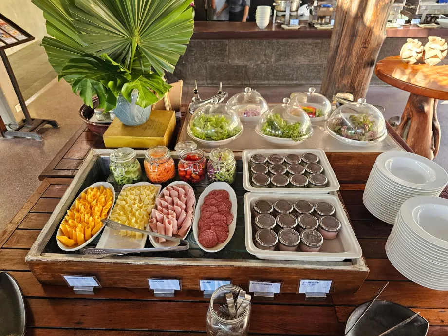 Πρωινό - ζαμπόν, τυρί και λαχανικά