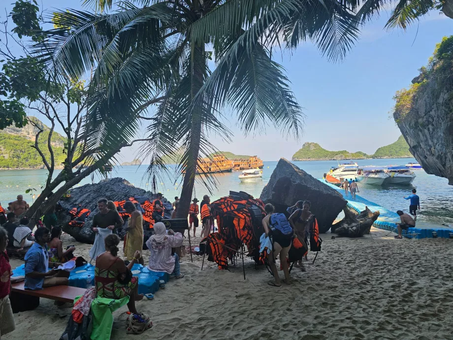 Παραλία Ta Le Nai