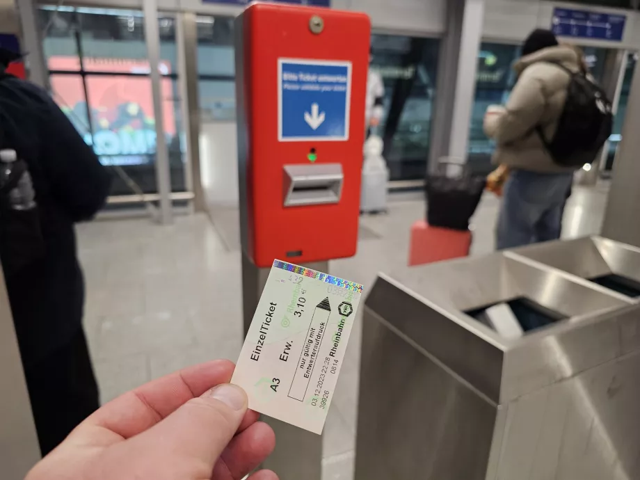 Χάρτινο εισιτήριο