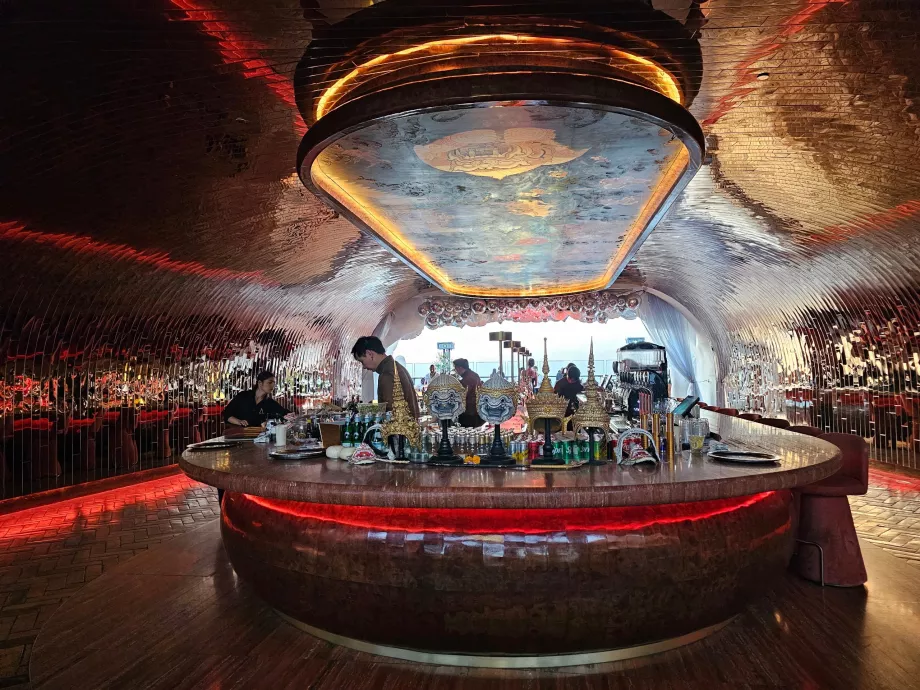 Rooftop Bar στο Akara Sky Hanuman