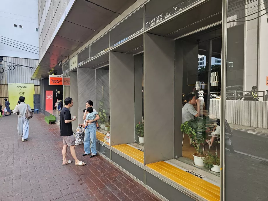 La Cabra, υπαίθριο καθιστικό