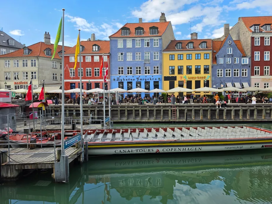 Κρουαζιέρα με τουριστικό σκάφος στο Nyhavn