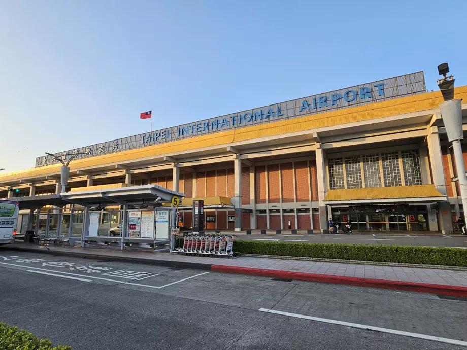Διεθνής τερματικός σταθμός, αεροδρόμιο Songshan