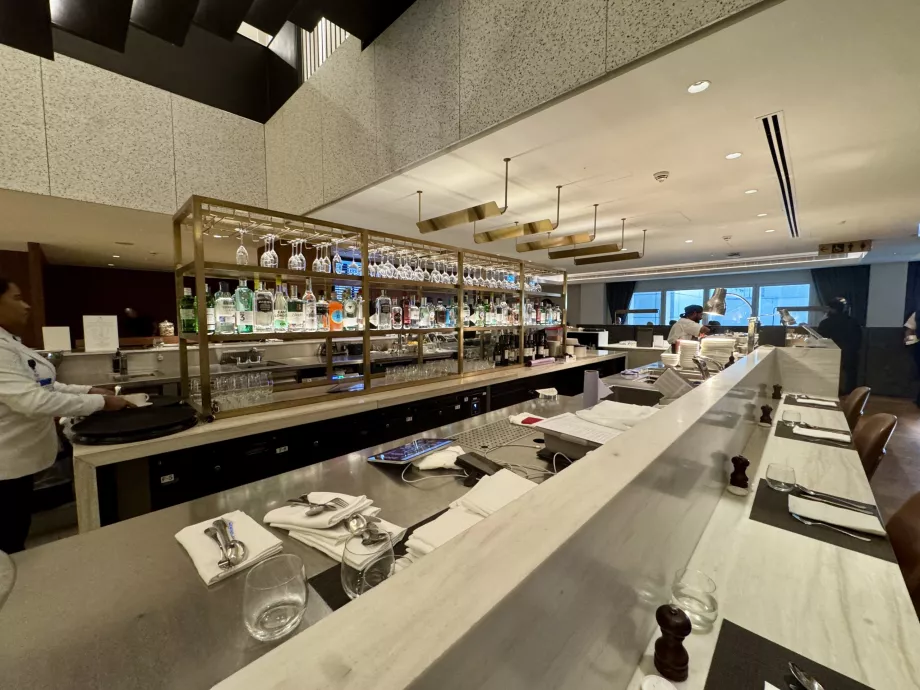 Εστιατόριο με μπαρ