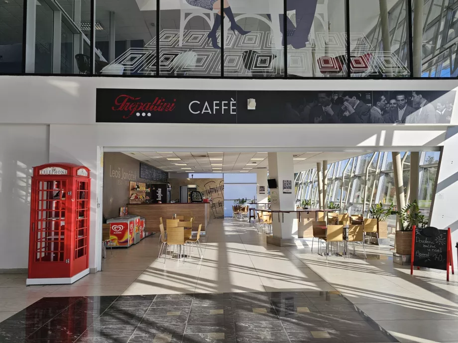 Καφετέρια στον κοινόχρηστο χώρο