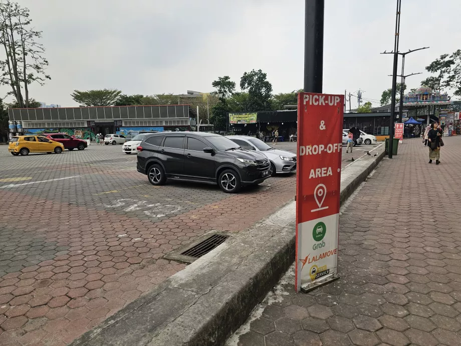 Σημείο παραλαβής της εφαρμογής Grab στο Batu Caves