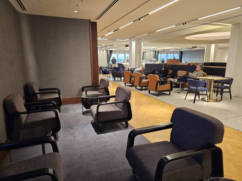 Πολυθρόνες στο χώρο ανάπαυσης