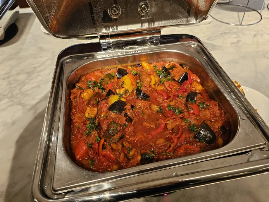 Μεσημεριανό μενού - ζεστά γεύματα