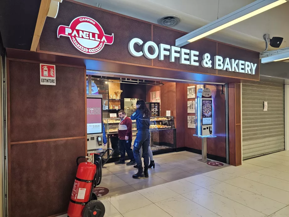 Καφετέρια στην αίθουσα αναχωρήσεων, δημόσιος χώρος