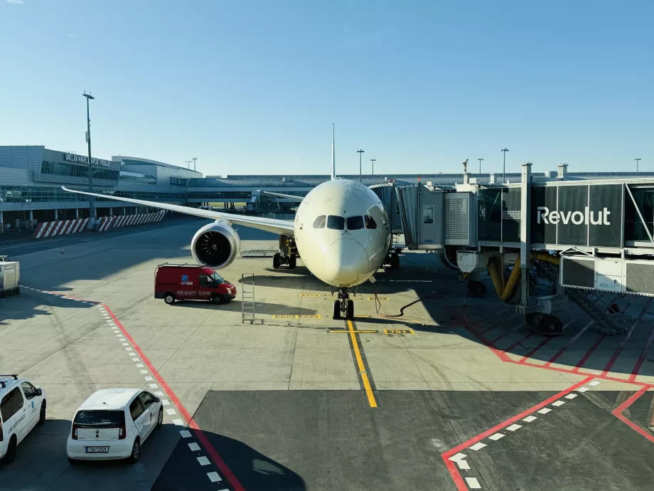 Boeing 787-9 με αριθμό νηολόγησης A6-BNF