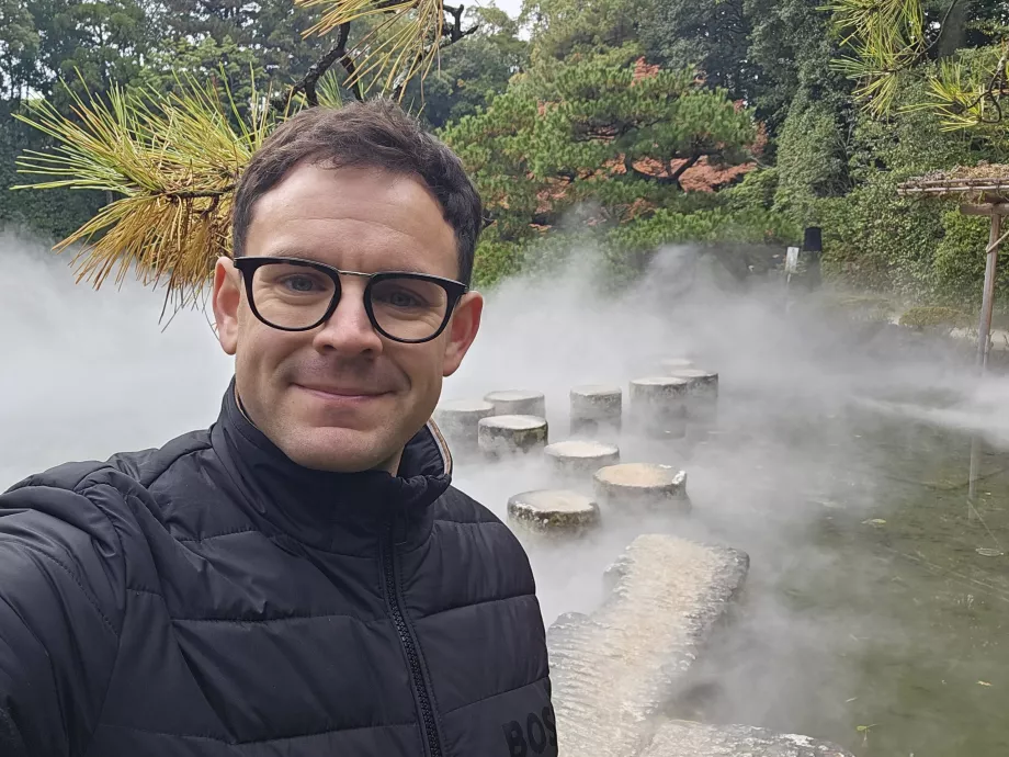 Εγώ στους κήπους του Ιερού Ναού Heian-Jing