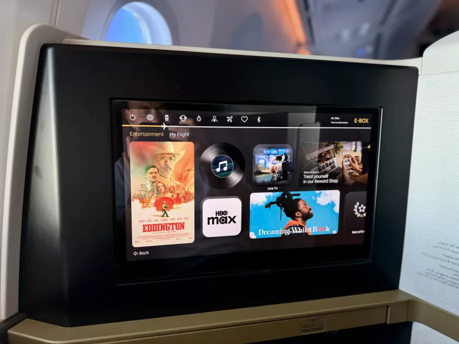 Οθόνη 17,3″ 4K με IFE