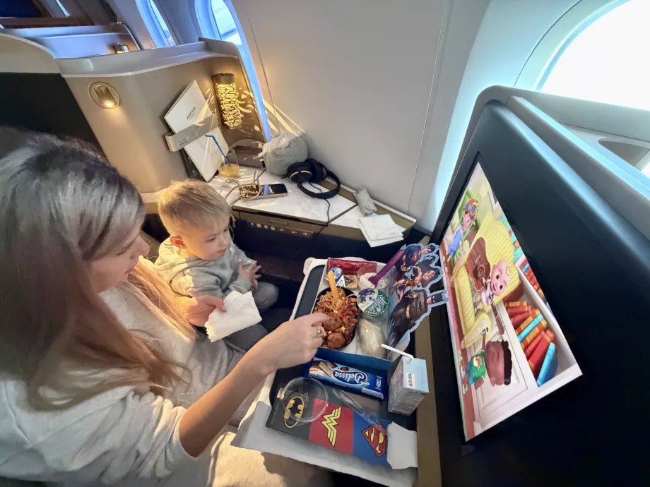 Τα καθίσματα είναι αρκετά ευρύχωρα ακόμη και γι' αυτούς