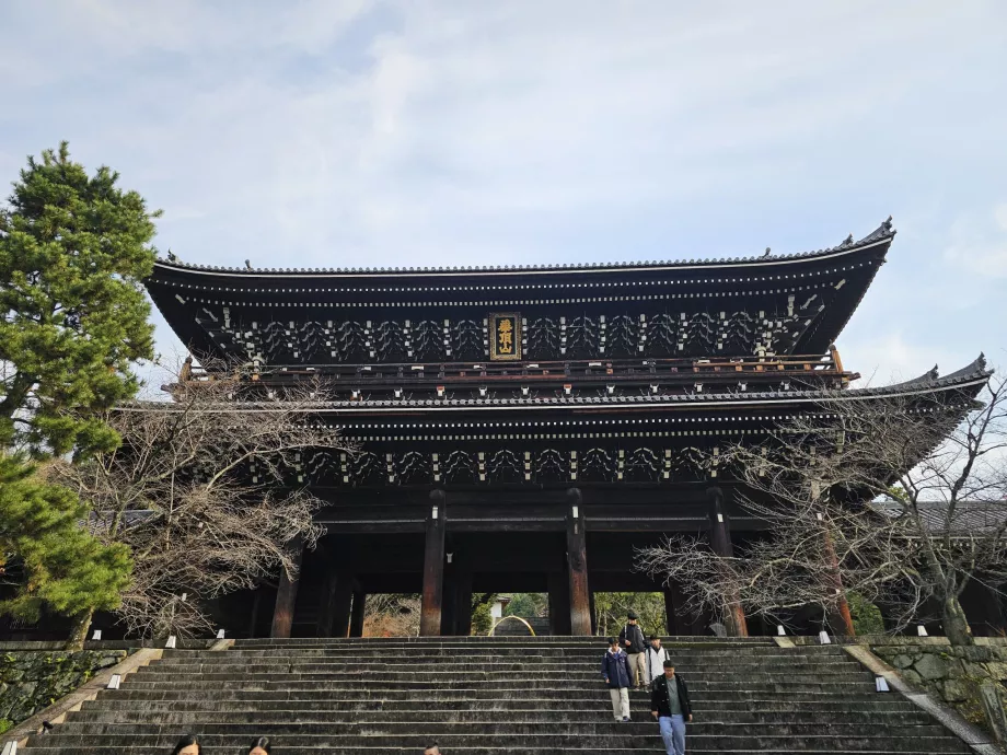 Ναός Chion-in, κύρια πύλη