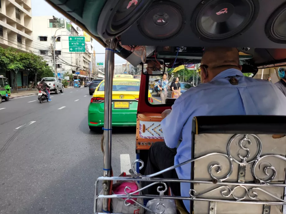 Βόλτα με ένα tuk-tuk