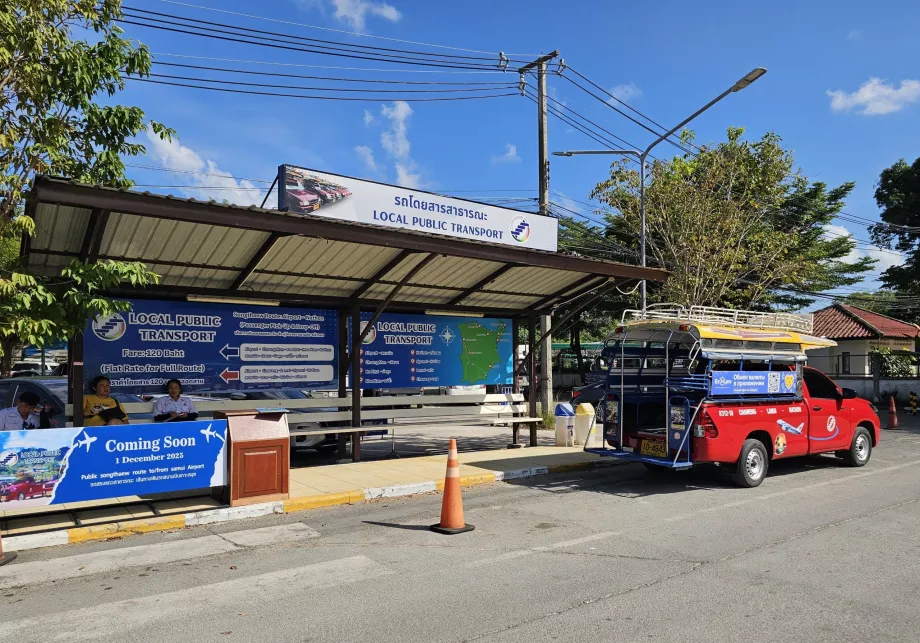 Δημόσιες συγκοινωνίες, στάση songthawe έξω από τον τερματικό σταθμό αφίξεων