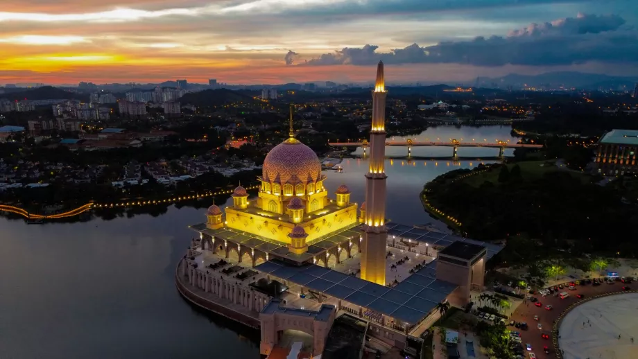 Putrajaya τη νύχτα