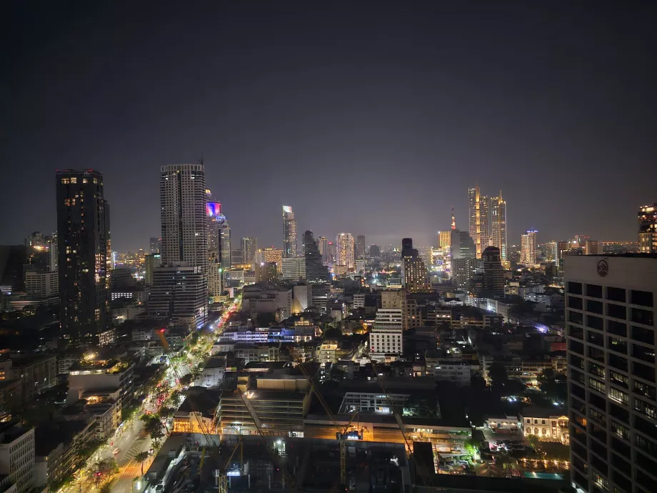 Νυχτερινή θέα από το δωμάτιο