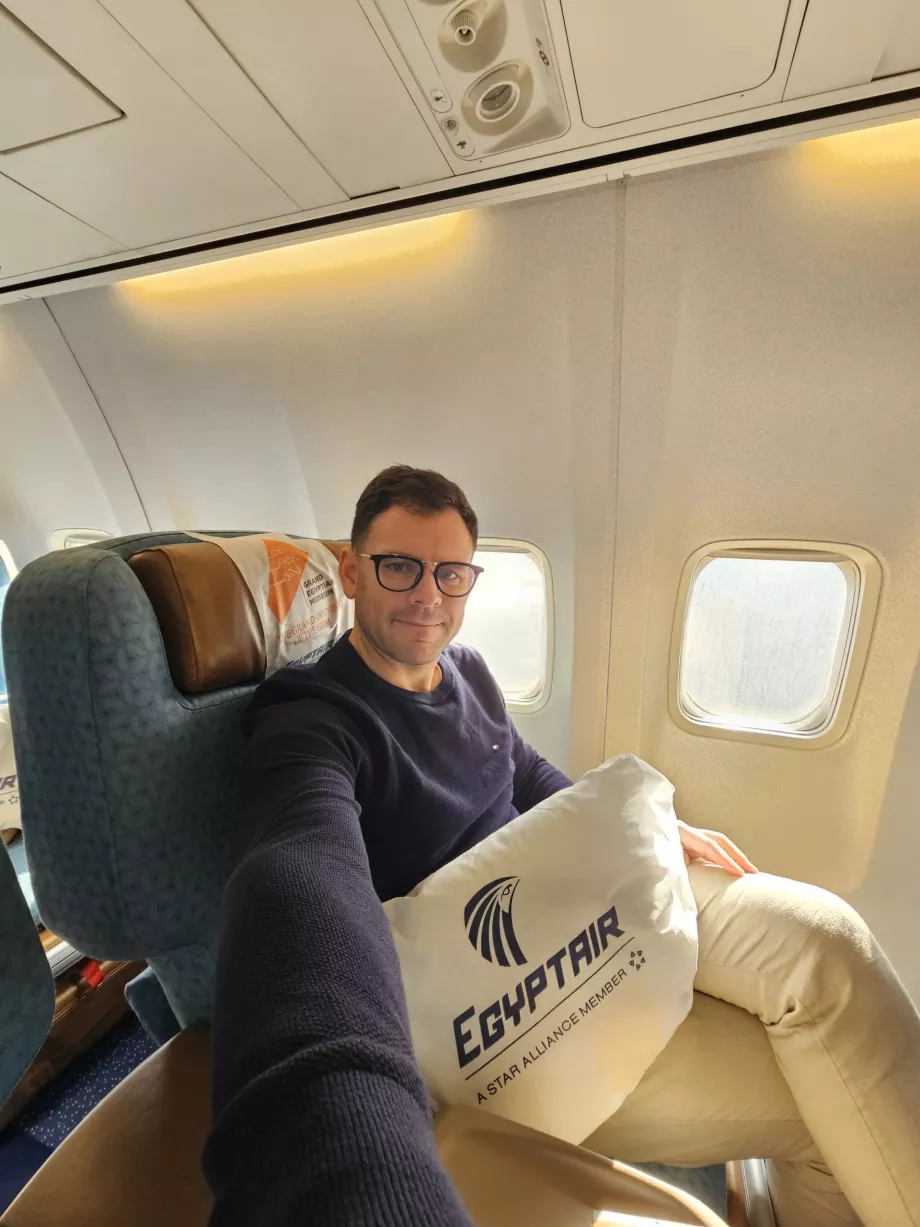 Εγώ στην business class Egyptair