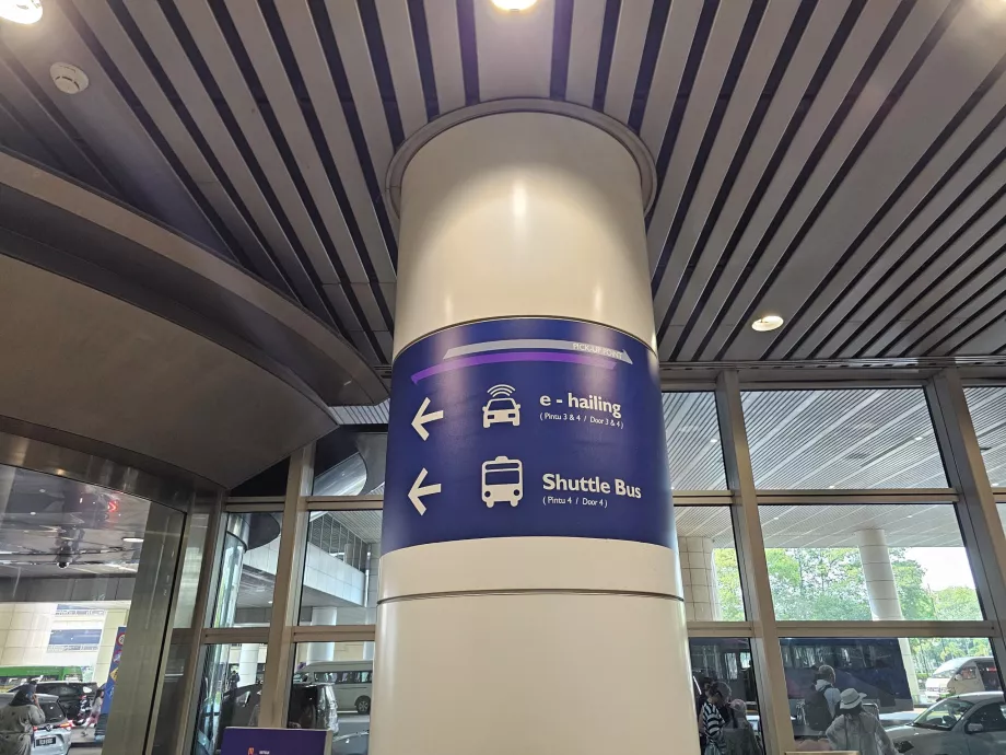 Σήμανση "e-hailing" στην εφαρμογή Grab για κινητά