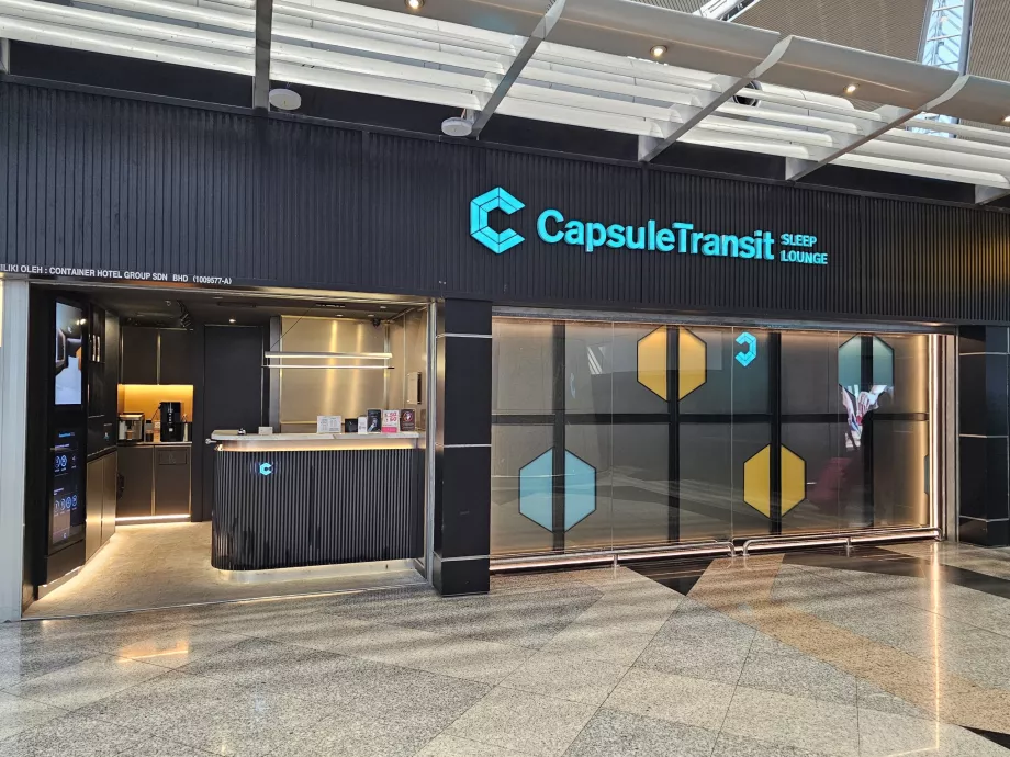 Ξενοδοχείο Capsule, δημόσιος χώρος, τερματικός σταθμός 1