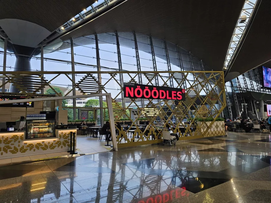 Εστιατόριο Nööödles, δημόσιος χώρος, Αεροσταθμός 1