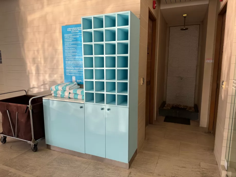 Πετσέτες στην πισίνα