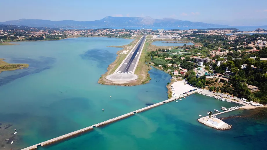 Διάδρομος προσγείωσης αεροδρομίου Κέρκυρας