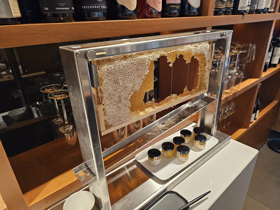 Μπουφές - μέλι