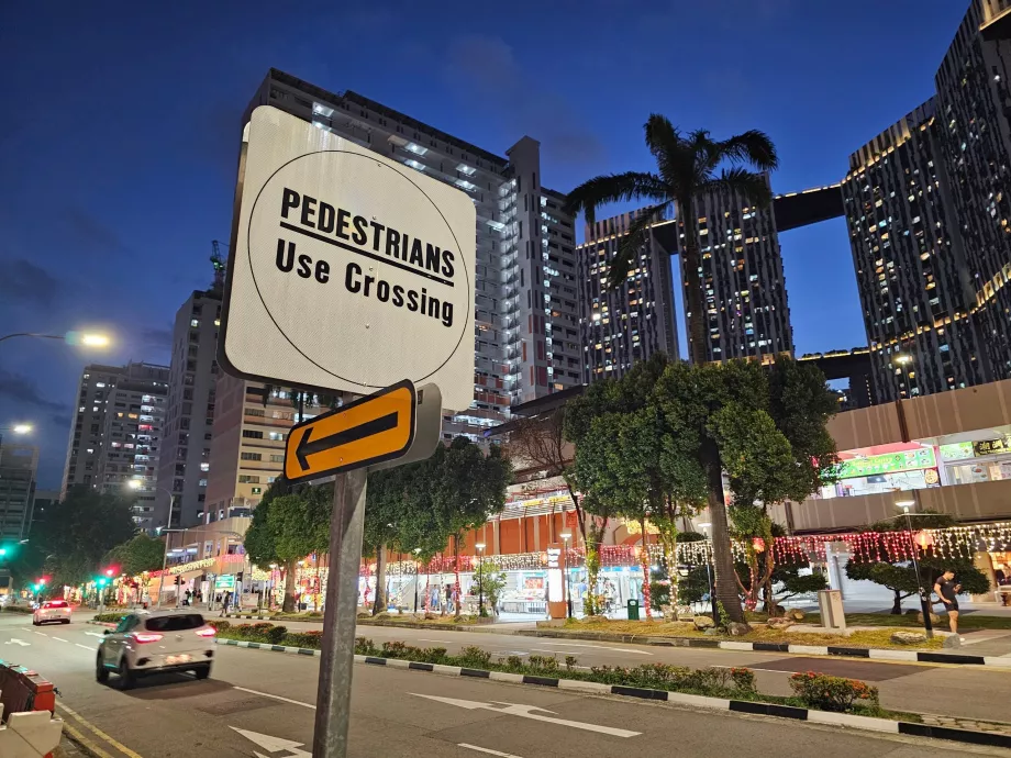 Πινακίδα πληροφόρησης πεζών