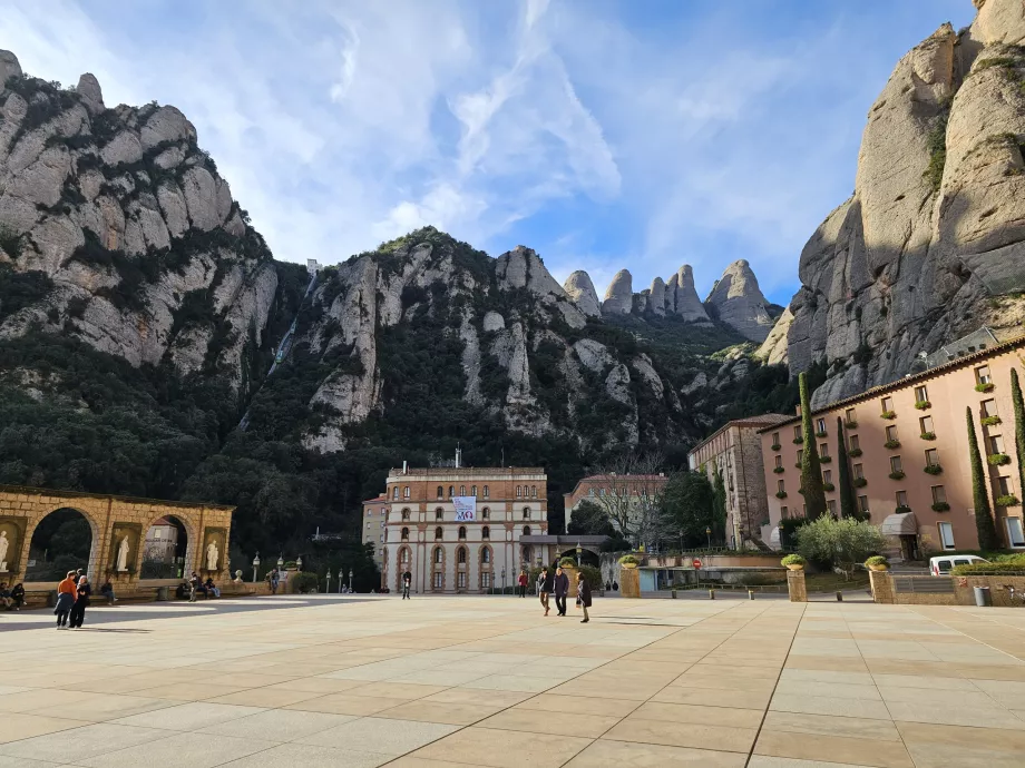 Πλατεία Montserrat