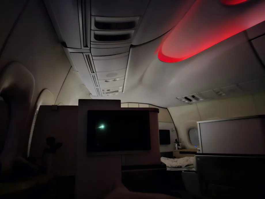 Η λάμπα του συνοδηγού στη σειρά μπροστά μου