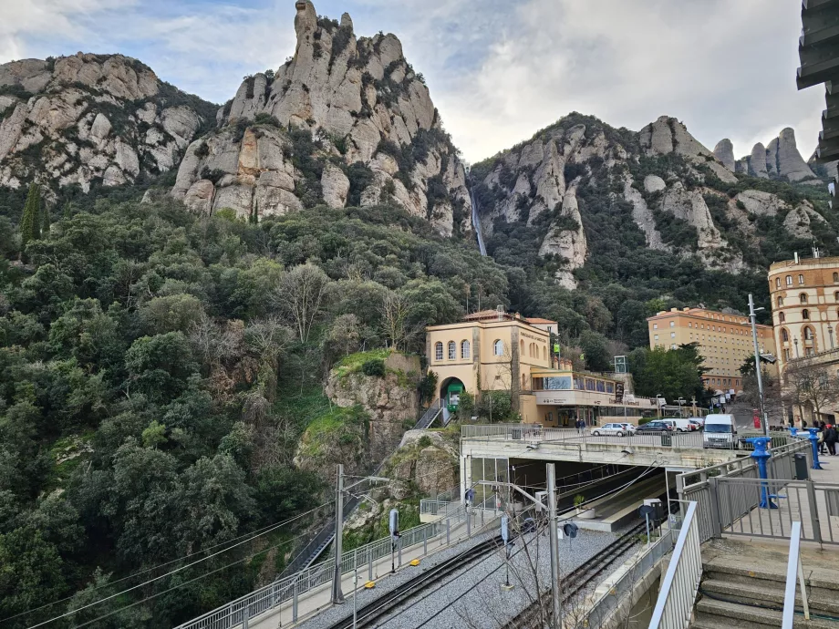 Σταθμός τελεφερίκ στο μοναστήρι Montserrat