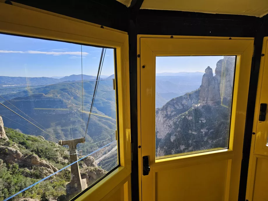 Θέα από το τελεφερίκ του Montserrat