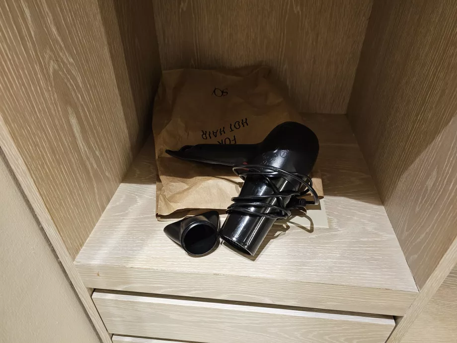 Στεγνωτήρας μαλλιών